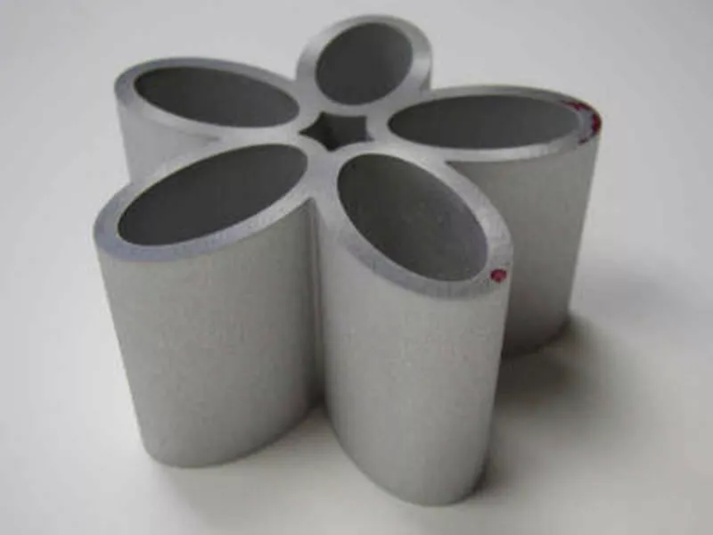 Część obrobiona z aluminium o grubości 3 cali